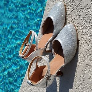 Ballroom dance shoes